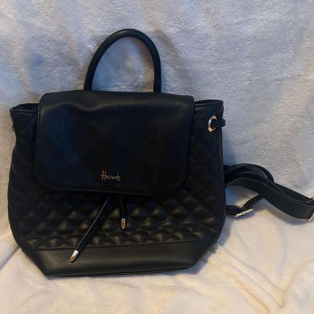 Elegant Black Quilted Handbag